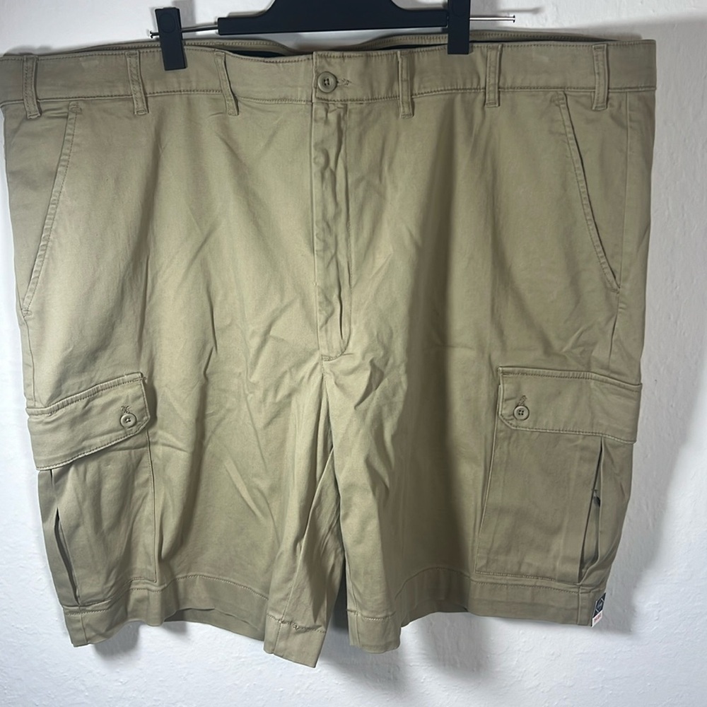 Men’s khaki cargo shorts St.John’s Bay size 54
